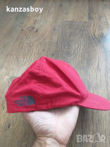 The North Face - страхотна шапка КАТО НОВА, снимка 2 - Шапки - 33643572