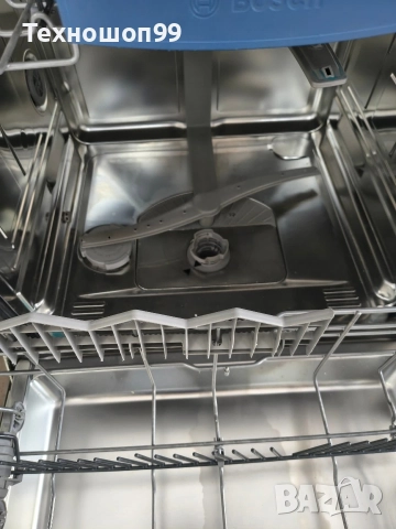Съдомиялна машина Bosch 60см за вграждане, снимка 3 - Съдомиялни - 52752199