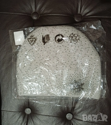 Нова вълнена шапка с орнамент 