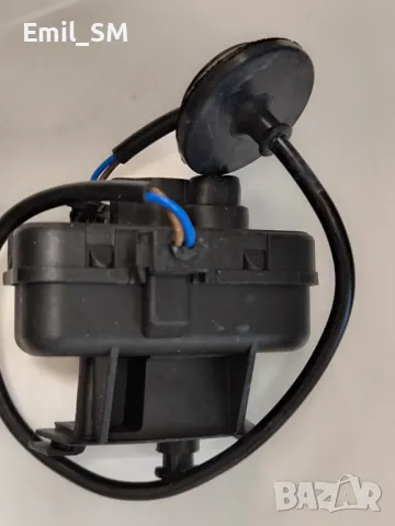 Заключващ механизъм за капачка резервоара на WV Шкода, снимка 2 - Части - 47610680