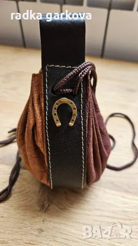 Кесия с подкова - естествен велур, снимка 3 - Портфейли, портмонета - 50253619