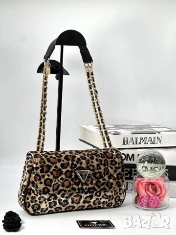 чанти 28х17см с леопардов принт guess , снимка 3 - Чанти - 50731608