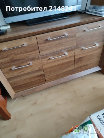 Подарявам  скрин  за хол и холна масичка  със закалено стъкло, снимка 12 - Скринове - 53175624