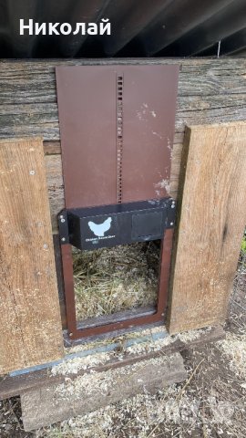 Автоматична врата за кокошарник със сензор, врата за кокошки , пилета , пилчарник курник , поилки , снимка 4 - За птици - 40833867