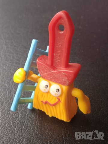 Kinder surprise / играчка от шоколадови яйца Киндер