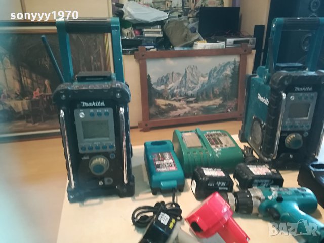 makita radio & charger & battery 0205211201, снимка 2 - Винтоверти - 32740456