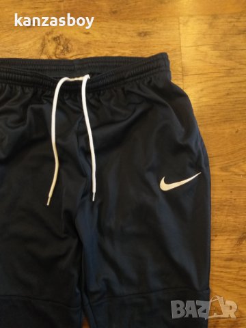 Nike - страхотно мъжко долнище КАТО НОВО , снимка 2 - Спортни дрехи, екипи - 43717207