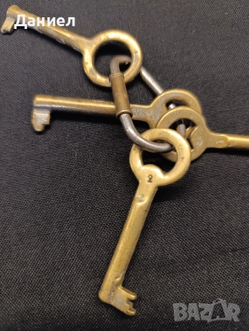 Ключове за колекция, снимка 2 - Антикварни и старинни предмети - 51628941
