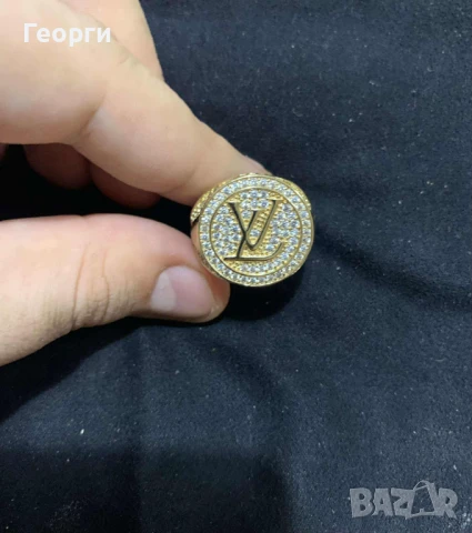 Louis Vuitton пръстен с мойсанити 