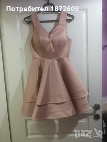 Дамска рокля с много добра линия в цвят-пудра. Подходяща за размери S/М. , снимка 3 - Рокли - 50496071