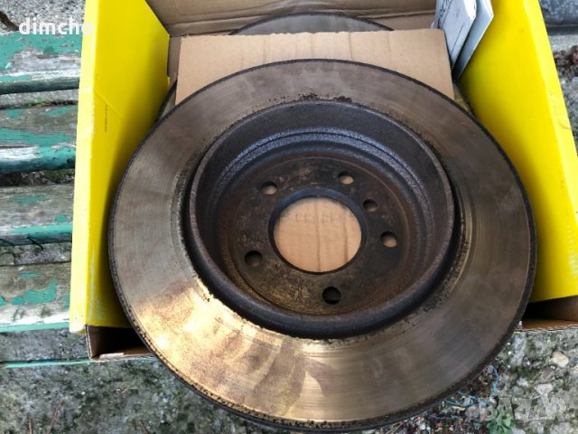 Оригинални задни дискове и накладки за BMW e46(БМВ е46) 330, снимка 2 - Части - 35031359