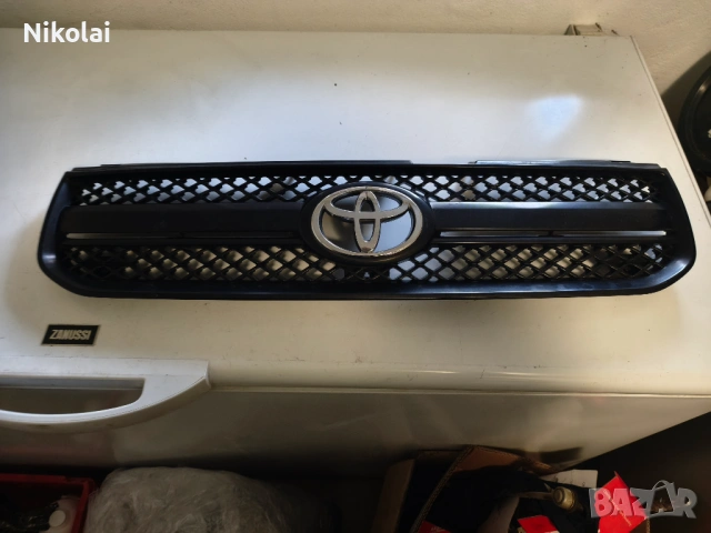 Решетка заToyota rav 4
