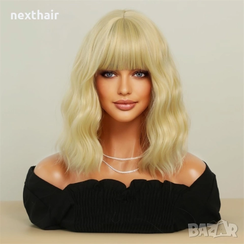 Златисто руса вълнообразна перука с бретон - 40 см