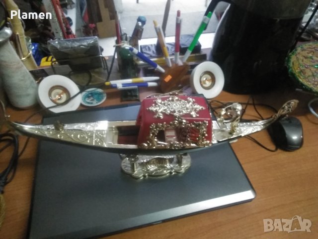 Италианска пластмасова гондола сувенир от Венеция, снимка 1