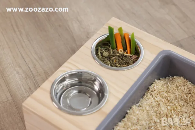 Дървена стойка с тоалетна, купи и хранилка за сено за Гризачи, 70 х 36 х 24 см. - Модел: 81833, снимка 4 - За гризачи - 47438266