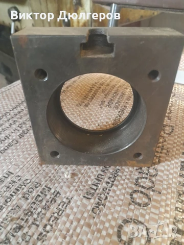 лагерно тяло за профилиращи машини с 2бр. капачки.