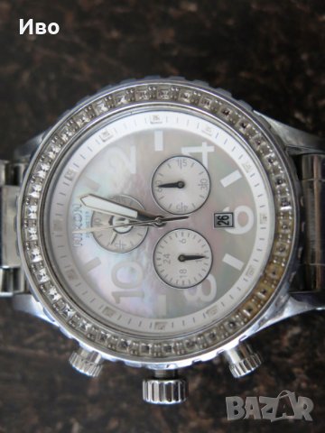 Дамски часовник Nixon Minimize The 42-20 Chronograph със Swarovski кристали, снимка 12 - Дамски - 43398933