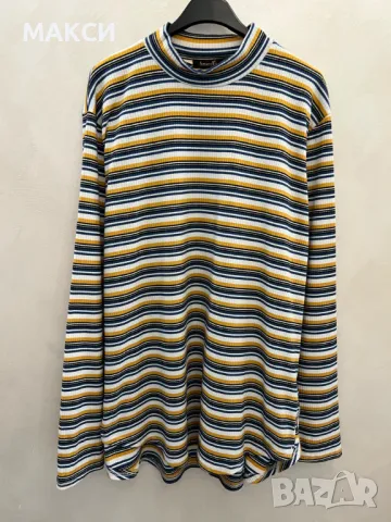 Макси дълга еластична туника с удължен гръб и мини странични цепки в модерно райе