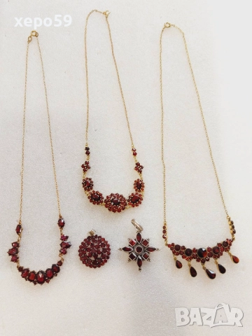 Лот колиета и медальони,злато, сребро, позлата,гранати