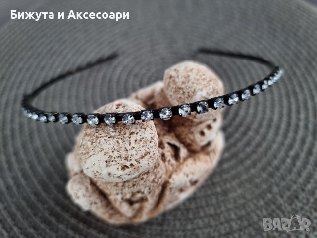 Тънка права метална диадема обкичена с кристали , снимка 3 - Аксесоари за коса - 39235698