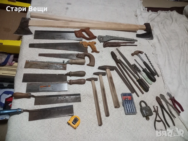 Стари дърводелски инструменти 