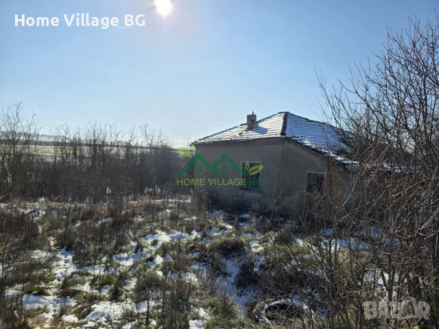 Парцел с постройки, ток, вода, септична яма, гледка, с.Котленци