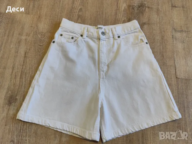 бели дънкови панталонки на Pull&Bear, снимка 2 - Къси панталони и бермуди - 50179790