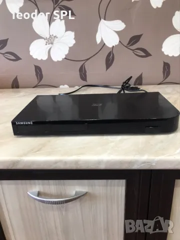 Samsung blue ray DVD player , снимка 1 - Плейъри, домашно кино, прожектори - 47768757