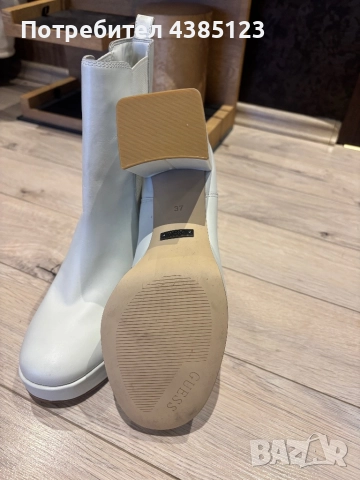 Кожени боти Guess, снимка 4 - Дамски боти - 51995594