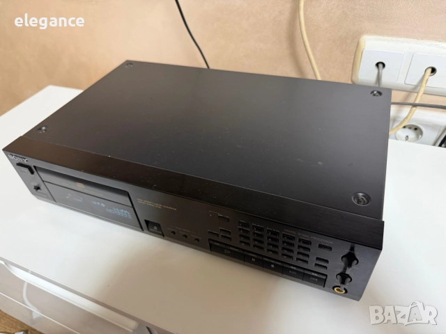 CD плейър Sony CDP-797, снимка 3 - Ресийвъри, усилватели, смесителни пултове - 52704914