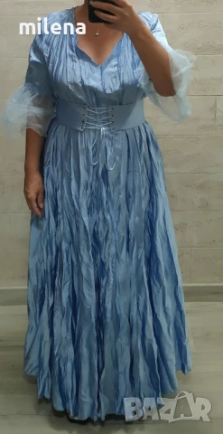 Дълга рокля в светло син цвят