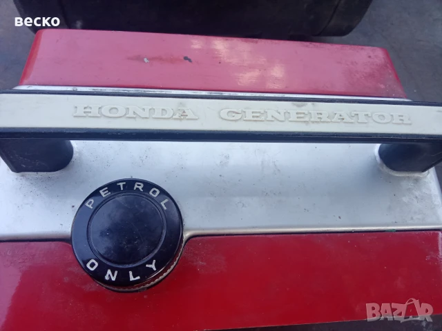 Малък портативен генератор honda, снимка 6 - Стяги - 51225997