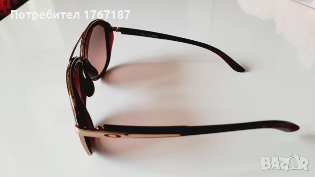 Слънчеви очила Oakley, снимка 4 - Слънчеви и диоптрични очила - 50506882