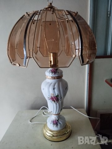 настолна лампа в стил арт деко