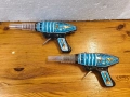 Винтидж ламаринени бластери, снимка 1