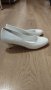 Бели обувки и подарък балеринки, снимка 1 - Дамски обувки на ток - 43288879