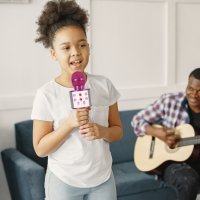 Детски караоке микрофон розов с много забавни функции, снимка 2 - Музикални играчки - 43900530