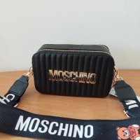 Moschino дамска чанта през рамо код 248, снимка 1 - Чанти - 40695496
