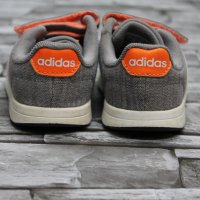 Детски маратонки Adidas, снимка 4 - Детски маратонки - 39720095