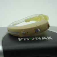 Слухов апарат Phonak Una M, снимка 1 - Медицински консумативи - 44848160