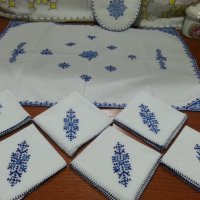 Комплект за маса каре и текстилни салфетки за , снимка 1 - Антикварни и старинни предмети - 42963478