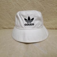 Оригинална шапка идиотка Adidas с периферия, снимка 1 - Шапки - 39021279