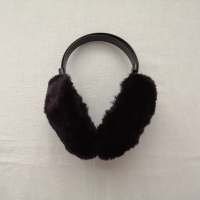 Дамски черни плюшени ушанки слушалки - подарък при поръчка над 2 лв, снимка 1 - Други - 44920976