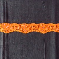 Оранжева Дантела 3,5 см - 30 метра, снимка 1 - Платове и дамаски - 37207093