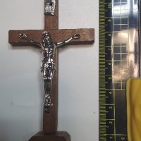 дълвен кръст със сребриста инкрустация на Исус, снимка 1 - Друга електроника - 24849372