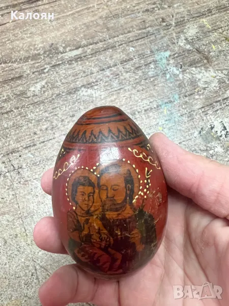 Старо, дървено яйце с нарисувани религиозни мотиви , снимка 1