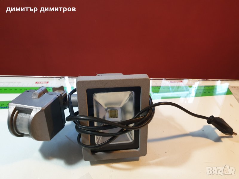 ПРОЖЕКТОР СЪС СЕНЗОР И КАБЕЛ(свети постоянно), снимка 1