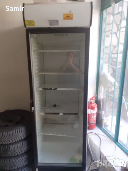 Вертикална хладилна витрина, снимка 1