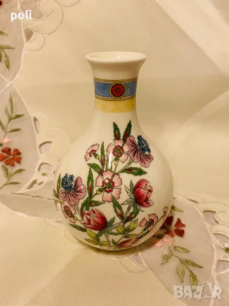 Ваза от костен порцелан , снимка 1