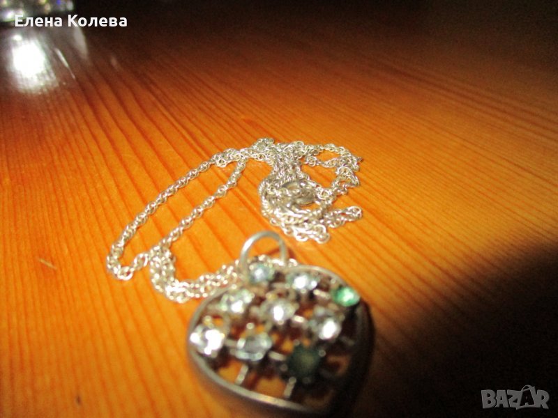 Синджирчета и брошки, снимка 1